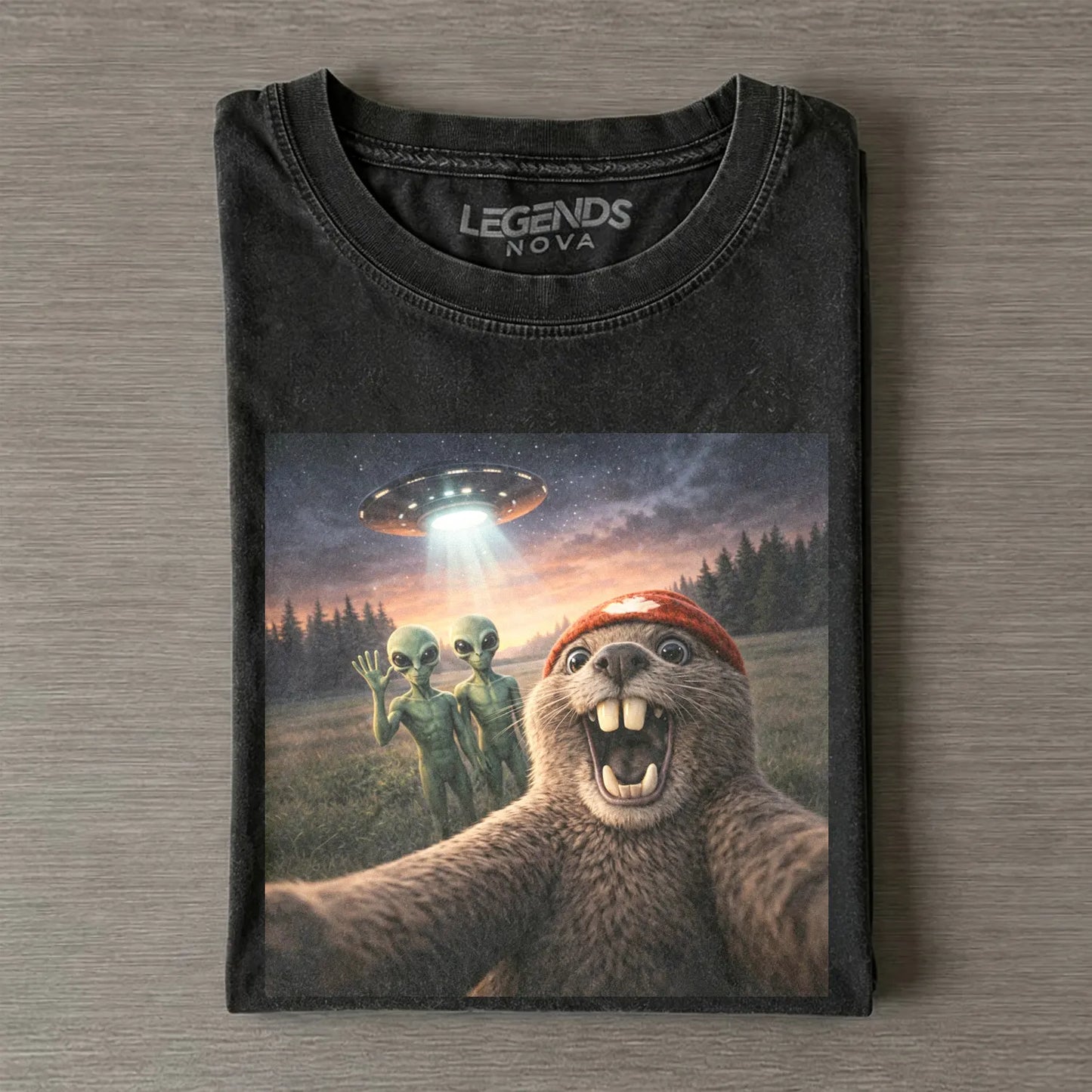 Beaver Selfie Encounter - Alien Abduction Edition T-shirt
